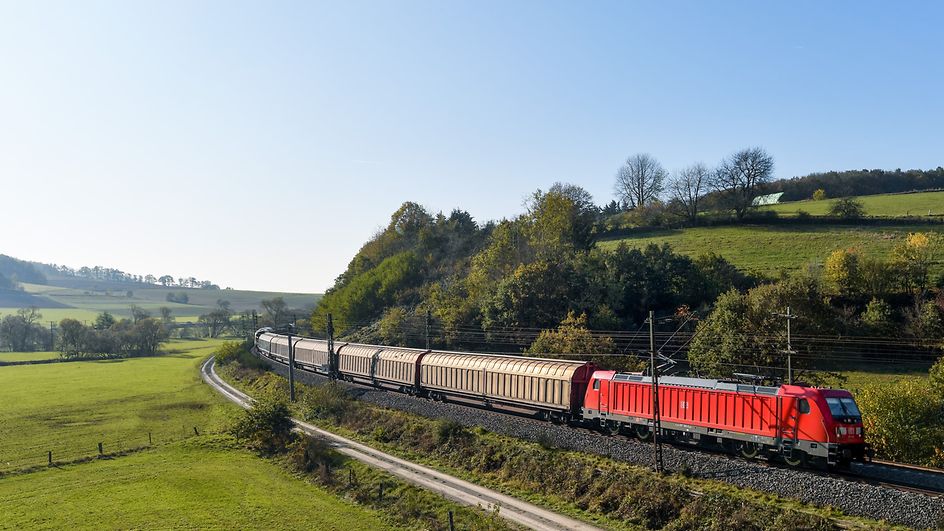 Battery transport on rail