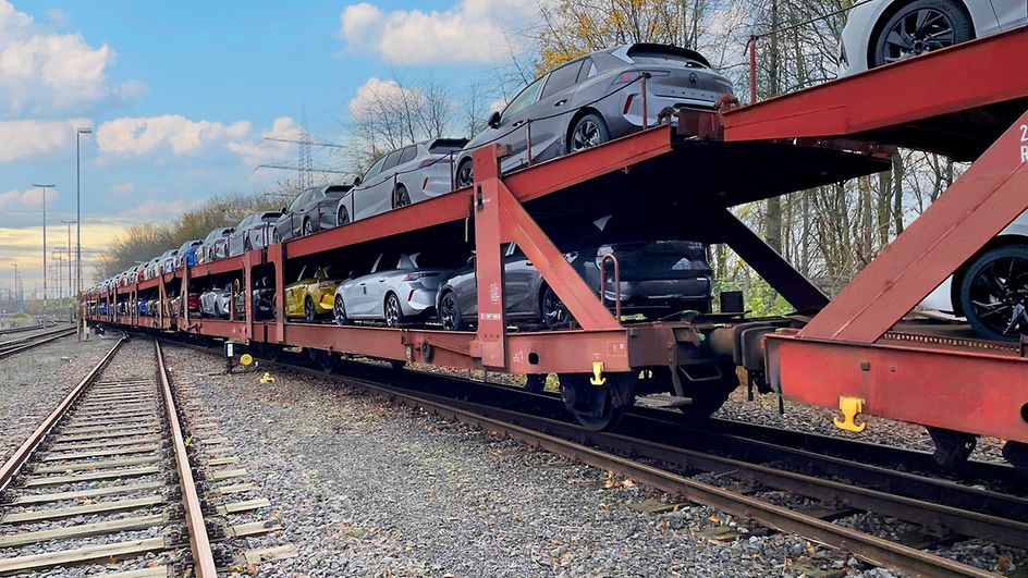 Car carrier wagons
